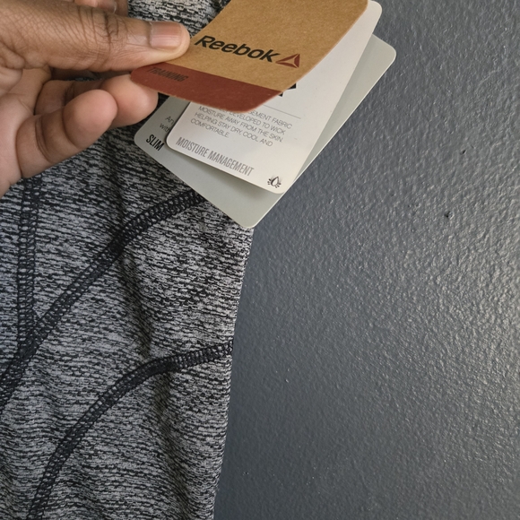 Reebok Training Moisture Wicking Women's Black Slim Short Sleeve Tee XL - Picture 4 of 7